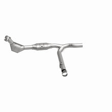 Load image into Gallery viewer, MagnaFlow Conv DF 99-00 Ford F-150 4.6L
