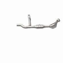 Load image into Gallery viewer, MagnaFlow Conv DF 99-00 Ford F-150 4.6L
