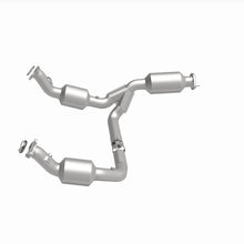 Load image into Gallery viewer, MagnaFlow 2021 Chevrolet Express 2500 4.3L Underbody Direct-Fit Catalytic Converter
