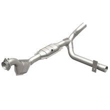 Load image into Gallery viewer, MagnaFlow Conv DF 01-04 Ford F-150 4.6L (49 State)
