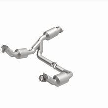 Load image into Gallery viewer, MagnaFlow 2021 Chevrolet Express 2500 4.3L Underbody Direct-Fit Catalytic Converter
