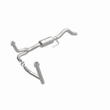 Load image into Gallery viewer, MagnaFlow Converter Direct Fit California Grade 00-01 Dodge Durango 5.9L
