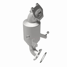 Load image into Gallery viewer, Magnaflow 14-16 Ram ProMaster 1500/2500/3500 V6 3.6L CARB Compliant DirectFit Catalytic Converter
