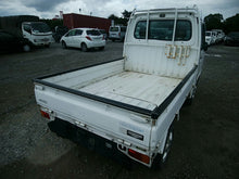 Load image into Gallery viewer, SUBARU SAMBAR TRUCK 4WD HIRA-BODY
